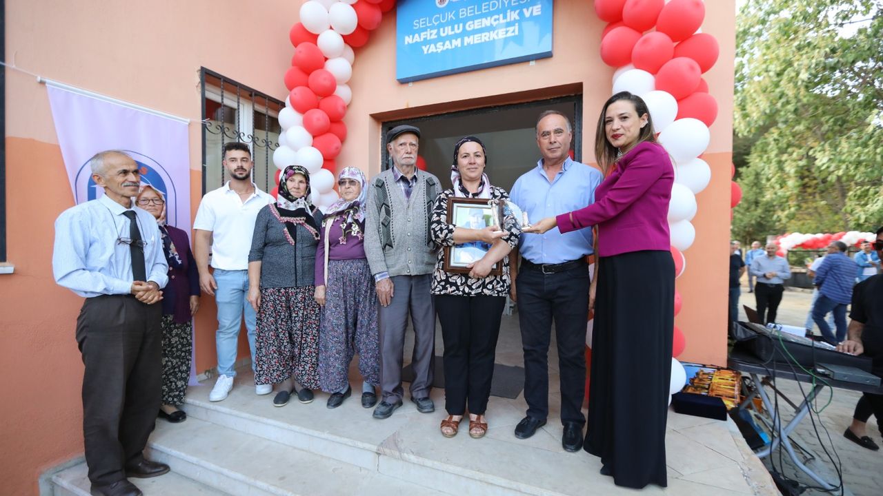 Efes Selçuk'ta Çamlık Nafiz Ulu Gençlik ve Yaşam Merkezi açıldı