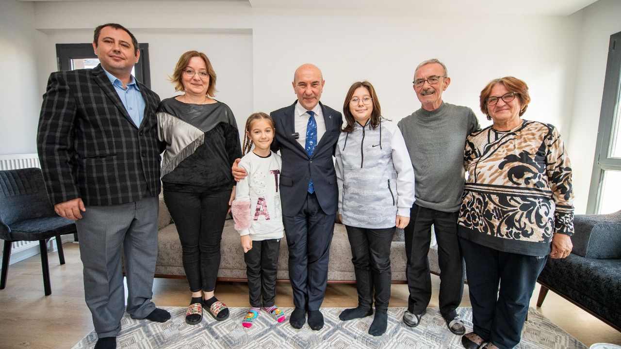 Örnekköy kentsel dönüşüm bölgesinde yaşayan aile Soyer'i ağırladı