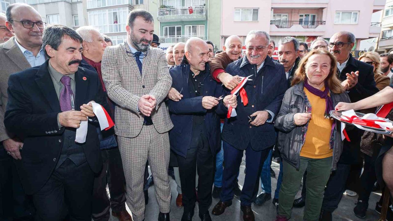 Halkın Bakkalı Başkan Soyer'in katılımıyla Karabağlar'da hizmete başladı