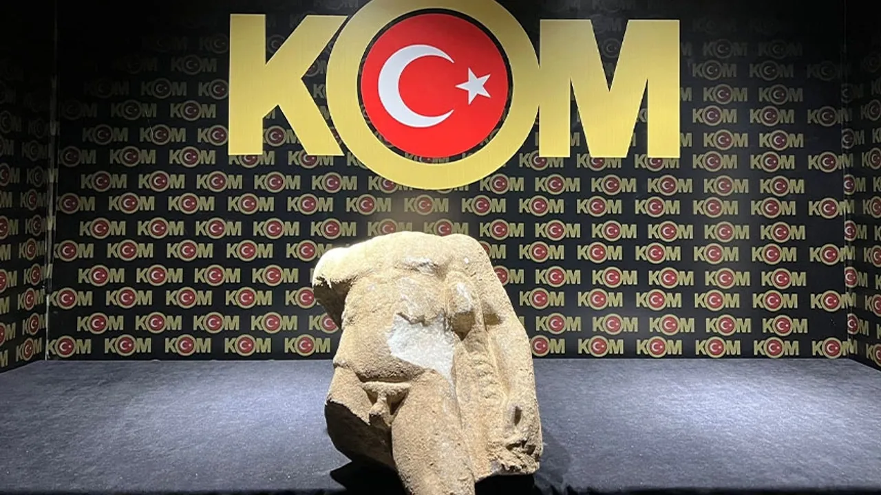 İzmir Son Dakika: Evinde Roma dönemine ait tarihi eser bulundu