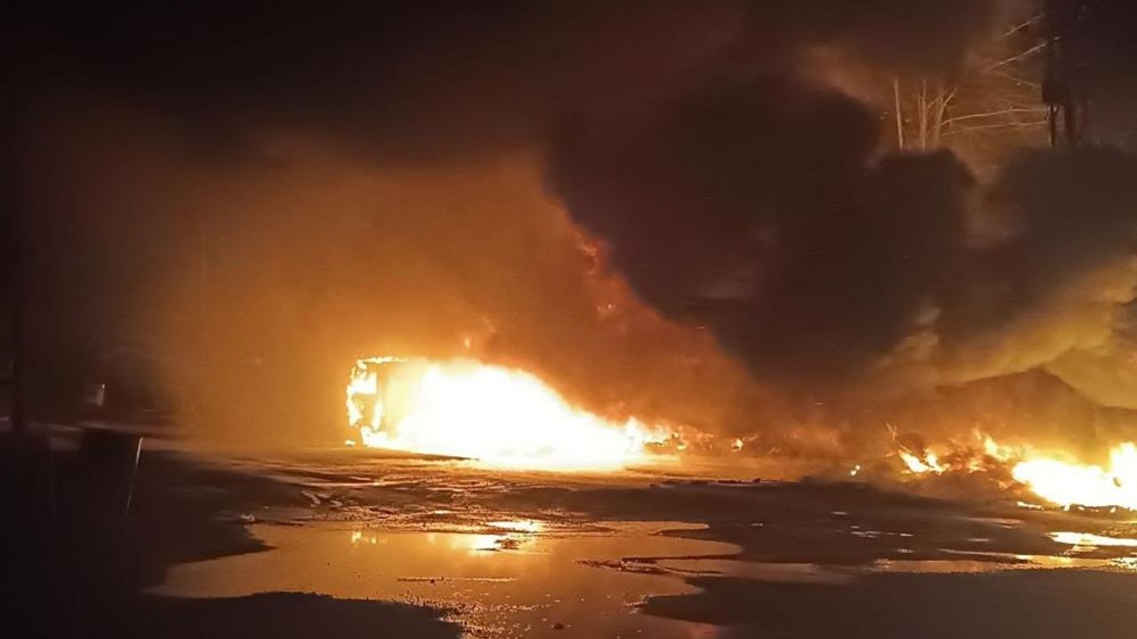 Sanayi sitesinde yangn! : Lastik dükkanı alev alev yandı
