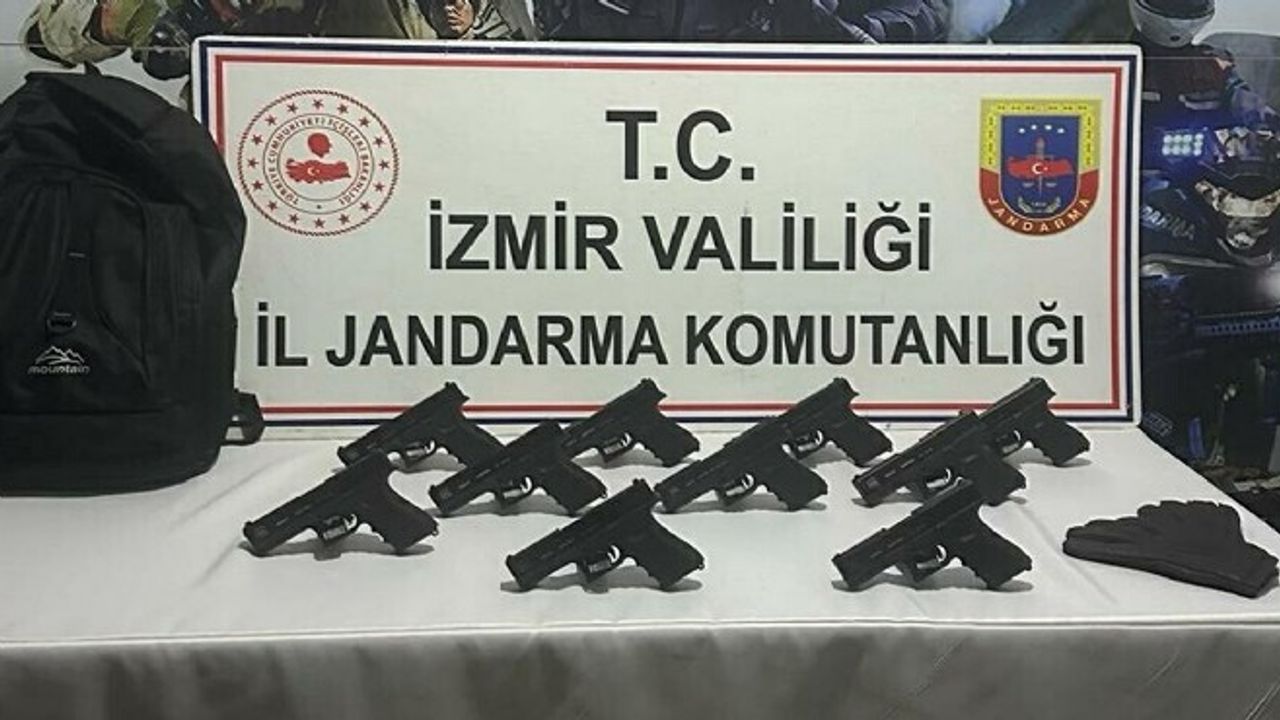 İzmir'de silah kaçakçılığı yapan 2 kişi tutuklandı