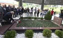 Kılıçdaroğlu ve İmamoğlu Menderes ve Özal'ın anıt mezarlarını ziyaret etti