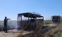 Tarım işçilerinin 'Arazide kim çalışacak kavgası': Midibüsü yaktılar, 4 yaralı, 35 gözaltı