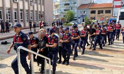 Aydın'da polise saldırıp bıçaklayan 8 kişi adliyede!