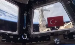 Rus kozmonottan uzayda Türk bayraklı 100. yıl kutlaması