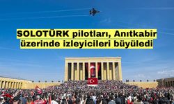 SOLOTÜRK pilotları, Anıtkabir üzerinde izleyicileri büyüledi