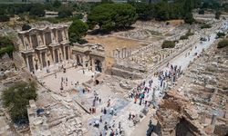 Yapay Zeka çizdi: Efes Antik Kenti kullanılsaydı günümüzde nasıl görünürdü?