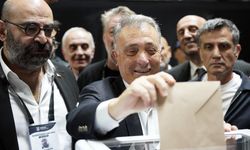Beşiktaş Başkanı Ahme Nur Çebi oyunu kullandı