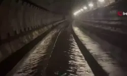 İngiltere'de kaos: Tünelleri su bastı, tren seferleri iptal edildi