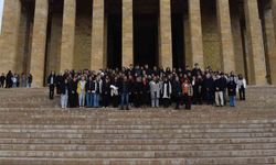 İzmit Belediyesi Çınar Akademi öğrencileri Anıtkabir'e ziyaret