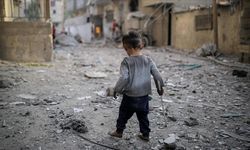 Gazze'de İsrail saldırılarında yaralanan 2 çocuk: 'Ne suç işledik?'