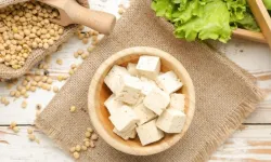 Tofu nasıl yapılır? Tofu nasıl elde edilir? Tofu nasıl pişirilir? Tofu tadı neye benzer?