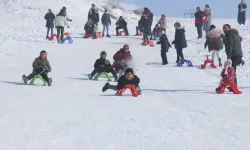 Ağrı'da yetim çocuklara kayak sürprizi!