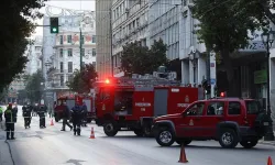 SON DAKİKA! Yunanistan Çalışma Bakanlığı önünde bomba patladı