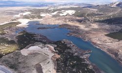 Yağmursuzluk ve barajlar Burdur'u susuz bırakıyor: Göller kuruyor