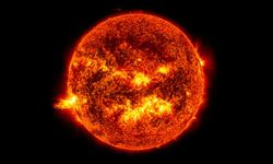 Güneşte beklenen büyük patlama gerçekleşti: 2024 Dünyada elektrikler ne zaman gidecek?