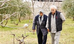 57 yıllık aşkın gücü: Ahmet Bey Alzheimer hastası eşine vefa gösteriyor
