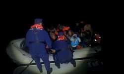 İzmir açıklarında 107 göçmen yakalandı