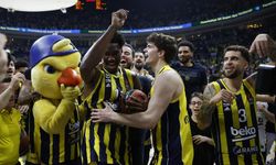 Davis rekor kırdı, Fenerbahçe farklı kazandı!