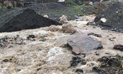 Doğayla mücadele: Hakkari'de sel ve çığ tehlikesi