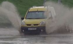 Edirne'de yağmur felaketi! Şehir merkezi göle döndü