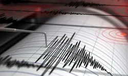 İzmir'de saat 11.02'de şiddetli deprem