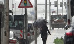 Diyarbakır'da yağmur keyfi kabusa dönüştü! Trafikte zor anlar