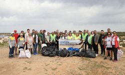 Aydın Didim'de çevreciler ve belediye ekipleri el ele verdi, kıyı şeridi temizlendi