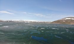Kars'ın zirvesindeki dev buzul eriyor: Aygır Gölü uyanıyor!