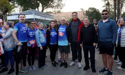 İZSİAD, Maraton İzmir 2024'te burs sağlamak için koştu