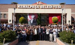 Kemalpaşa'da Başkan Türkmen mazbatasını aldı