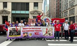 New York’taki Türk Yürüyüşü’ne İzmir Atatürk Lisesi damgası