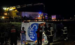 SON DAKİKA: Niğde - Ankara Otoyolu'nda otobüs şarampole devrildi: 2 ölü, 40 yaralı