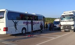 Afyonkarasahir'daki İzmir plakalı yolcu otobüsü kazasında 1 kişi öldü