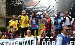 İzmir'de iş bırakan binlerce öğretmen meydanlara indi