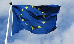Eurovision'da kriz: AB Komisyonu'ndan Avrupa bayrağı yasağına tepki