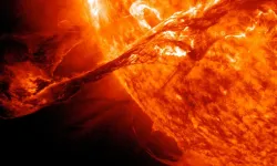 Güneş patlaması neden olur? Güneş patlaması olunca neler olur?