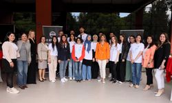 İzmir’de genç kadın girişimciler için özel eğitim kampı