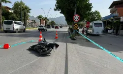 Makas atan motosikletin kasksız sürücüsü hayatınıkaybetti!