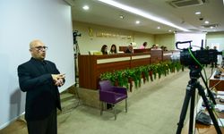 Belediye Meclisinde işitme engelliler için tercüman desteği