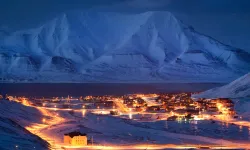 Dünyada güneşin doğmadığı ve ölmenin yasak olduğu yer: Svalbard Adası