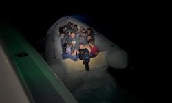İzmir açıklarında 36 düzensiz göçmen yakalandı