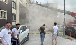 Eyüpsultan'da can pazarı: 20 kişi yangından son anda kurtarıldı