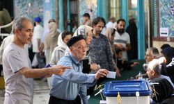 İran seçimlerinde tarihi düşük katılım: Yüzde 40 ile rekor kırıldı