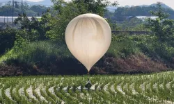 Gerginlik tavan yaptı! Kuzey Kore, sınırdan 250'den fazla çöp dolu balon gönderdi!