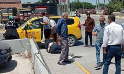 Balıkesir'de korkunç kaza: Ticari taksi sürücüsü rahatsızlanınca minibüs ve yaya çarpıştı!