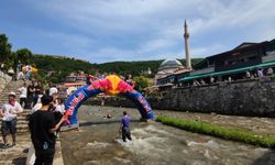 Kosova'da şambrel ile rafting heyecanı