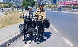 Türkiye’ye gelen Çinli çift 108 günde 6 bin kilometre pedal çevirdi