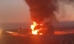 Mardin'de korku dolu anlar: Akaryakıt yüklü tankerin kupası alev aldı